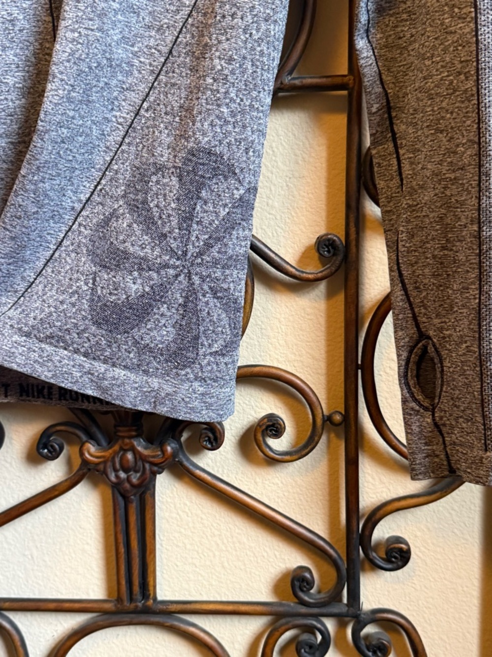 Nike Running Dri Fit Knit Lightweight Long Sleeve Shirt Women’s Small - Picture 5 of 5